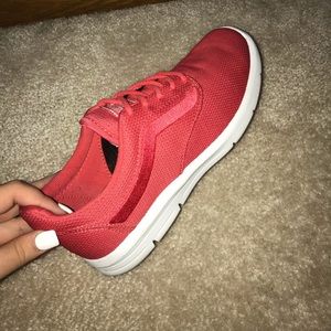 Red tennis shoes🔺VANS🔺